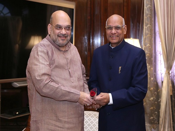 Jharkhand Governor Ramesh Bais on Wednesday met Union Home Minister Amit Shah (Photo/Twitter)