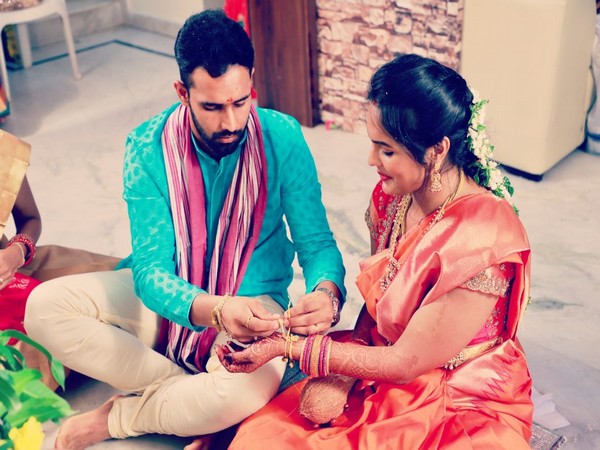 Indian batsman Hanuma Vihari with his wife (Image: Hanuma Vihari's Twitter)
