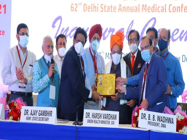 Delhi Medical Association honours Harsh Vardhan for his outstanding service and exemplary work during COVID-19 pandemic. 