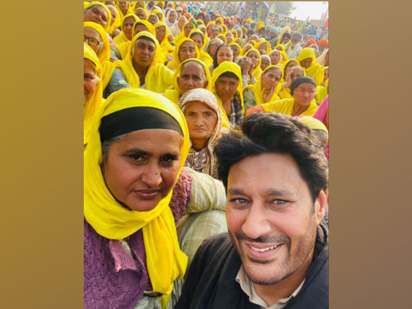 Harbhajan Mann during the protest (Image source: Twitter)