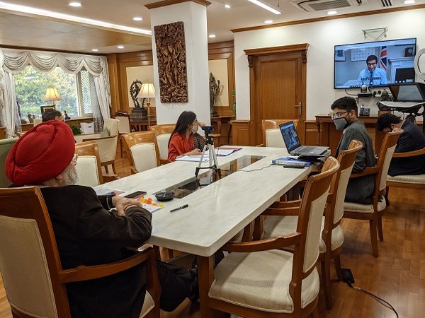 Union Civil Aviation Minister holds discussions with UK Minister (Photo Credit: Twitter/ Hardeep Singh Puri)