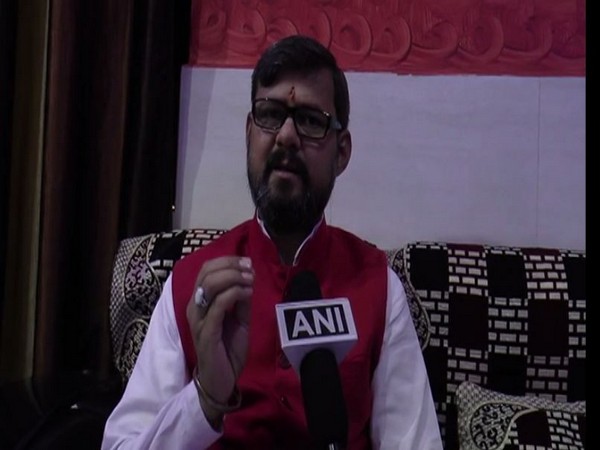 Uttar Pradesh Transport Minister Ashok Kataria speaks to ANI in Hamirpur on Thursday. Photo/ANI