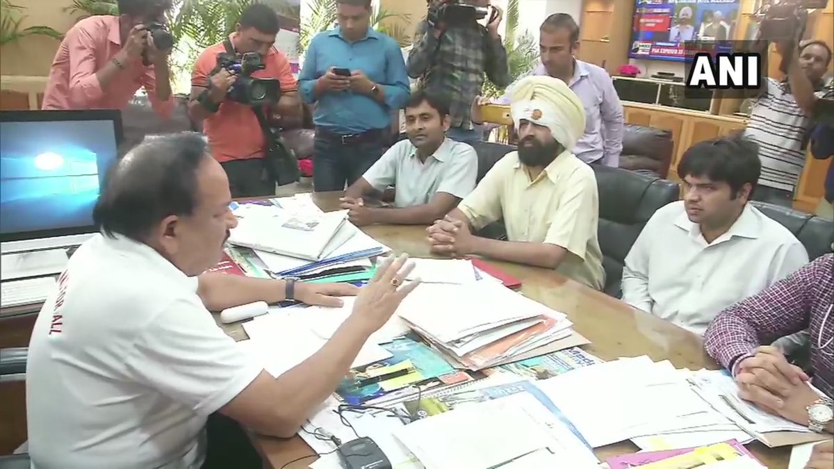 Union Health Minister Dr Harsh Vardhan meeting Resident Doctors Association (RDA) of AIIMS in New Delhi