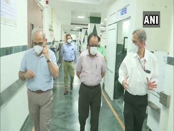 Union Health and Family Welfare Minister Dr Harsh Vardhan visited AIIMS Trauma Centre in New Delhi on Sunday. Photo/ANI