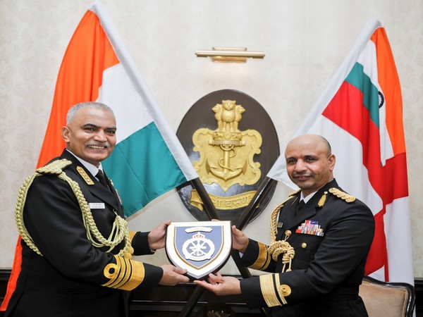 Rear Admiral Saif Bin Nasser Bin Mohsin Al Rahbi, Commander of the Royal Navy of Oman (CRNO) (On the right)