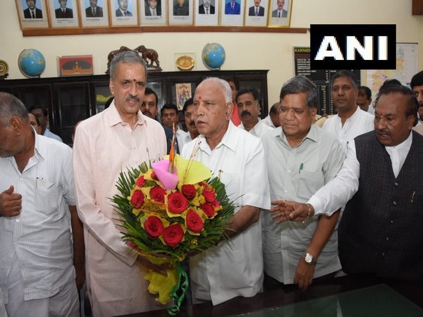 Karnataka BJP MLA Vishweshwar Hegde Kageri with CM BS Yediyurappa in Bengaluru on Tuesday.