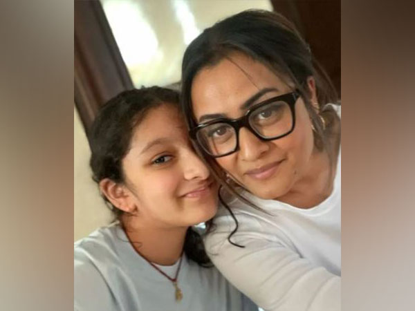 Namrata Shirodkar and her daughter (Image source: Instagram)