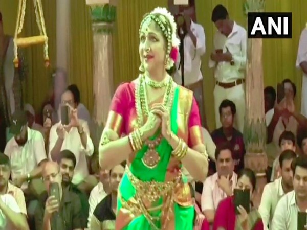 BJP MP Hema malini performs at Sri Radha Raman Temple in Vrindavan on Friday. Photo/ANI
