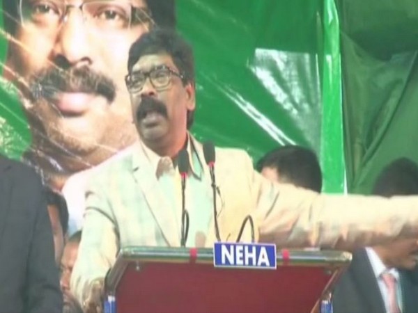 Jharkhand Chief Minister Hemant Soren addresses Jharkhand Mukti Morcha's 48th Foundation Day in Dhanbad on Wednesday [Photo/ANI]