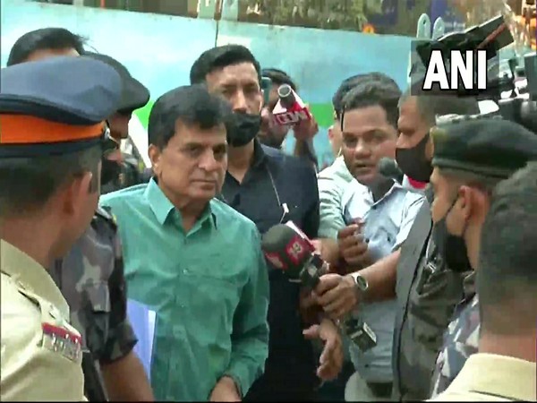 BJP leader Kirit Somaiya at Khar Police Station (Photo/ANI)