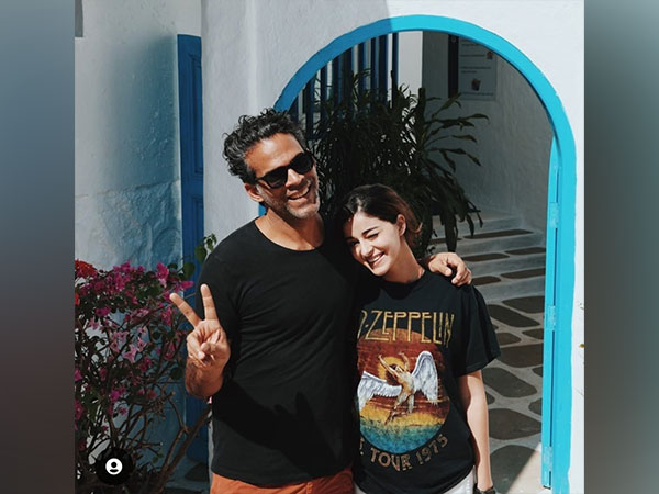 Ananya Panday and Vikramaditya Motwane. (Image Source/Instagram)