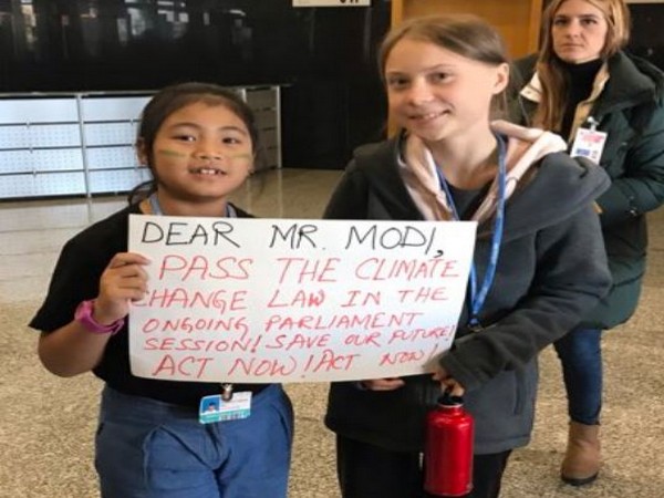 Licypriya Kangujam with Swedish climate activist Greta Thunberg in Madrid in Spain on December 6. (Image courtesy-Licypriya Kangujam Twitter)
