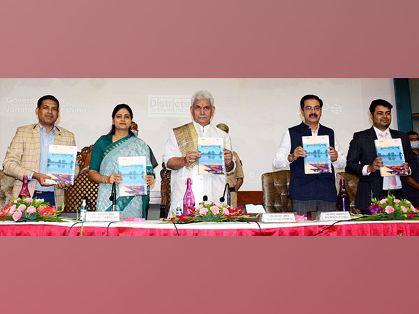 Jammu and Kashmir Lieutenant Governor Manoj Sinha, Anupriya Patel, Union Minister of State for Commerce and Industry (Photo:Twitter/ Manoj Sinha)