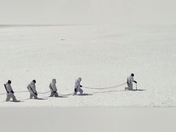 Indo-Tibetan Border Police (ITBP) personnel patrolling in a snow-bound area at 15,000 feet (Pic Credit: ITBP Twitter)