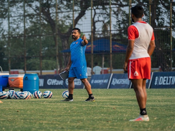 FC Goa Assistant Coach Clifford Miranda during practice session (Image: FC Goa media)