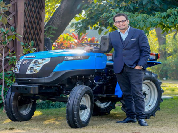 Raman Mittal, Executive Director Sonalika Group with Tiger Electric
