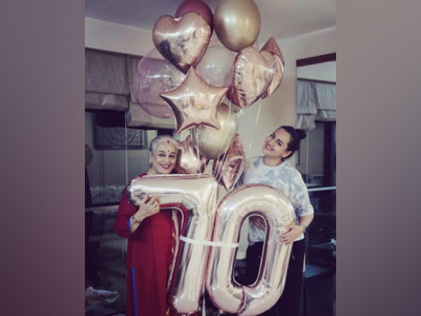 Actor Sonakshi Sinha with mother and veteran actor Poonam Sinha (Image Source: Instagram)