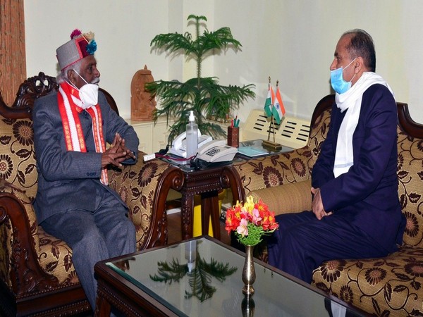 Himachal Pradesh Chief Minister and Governor in a meeting at Raj Bhavan. 