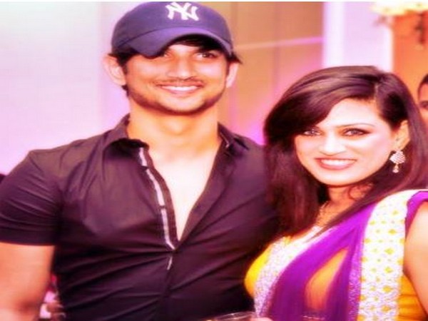 Sushant Singh Rajput with sister Shweta Singh Kirti  (Image courtesy: Twitter)