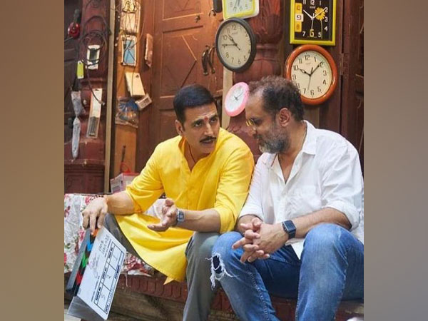 Akshay Kumar and Aanand L Rai from sets of 'Raksha Bandhan' (Image source: Instagram)
