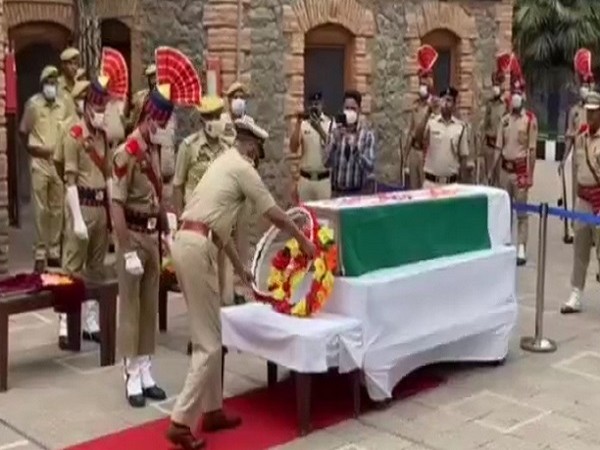Wreath-laying ceremony of a head constable of the Railway Protection Force in Srinagar (Photo/ANI)