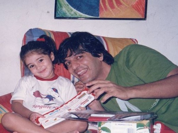 Ananya Panday and Chunky Pandey (Image Courtesy: Instagram)