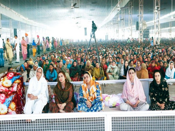 Honeypreet Insaan (extreme right) in Sirsa on Tuesday. Photo/ANI