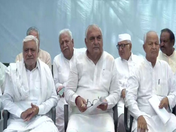 Former Haryana Chief Minister BS Hooda and other party leaders at the meeting held in New Delhi on Sunday. Photo/ANI