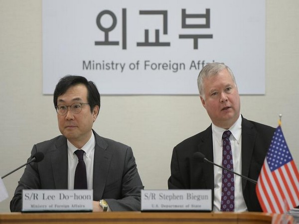 The Speical Representatives from South Korea and USA during their meeting in Seoul on May 10 (Photo/ Reuters)