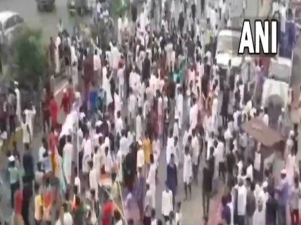 Protesters at Howrah in West Bengal on Friday (File Photo/ANI)