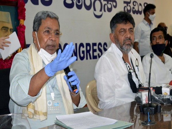 KPCC President DK Shivakumar with CLP leader Siddaramaiah (File Photo/ANI)