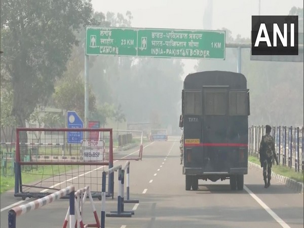 12 Pakistan prisoners including 6 fishermen  repatriated to Pakistan via the Attari-Wagah border (Photo/ANI)