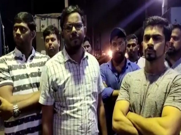 The locals while protesting on Wednesday night after a girl dies due to potholes in Palghar, Maharashtra. Photo/ANI