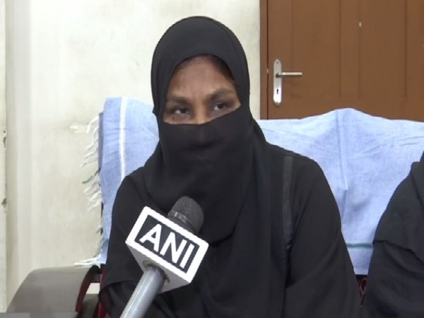 Raza begum speaking to ANI in Hyderabad, Telangana on Wednesday. 