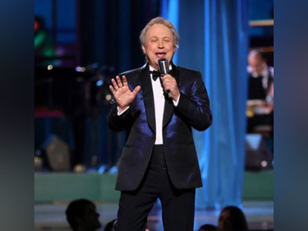 Billy Crystal (Image Source: Twitter)