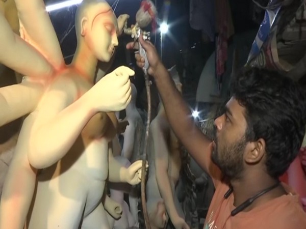 Visual of an Idol maker at Kumartuli in Kolkata (Photo/ANI) 