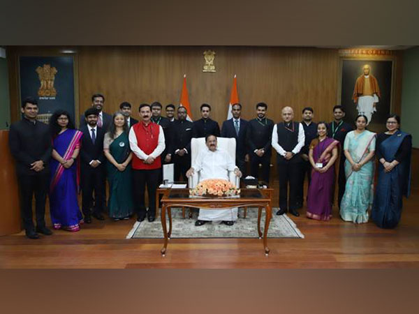 IIS officers of 2018 and 2019 batches with outgoing Vice President of India M Venkaiah Naidu (Pic credit: PIB)