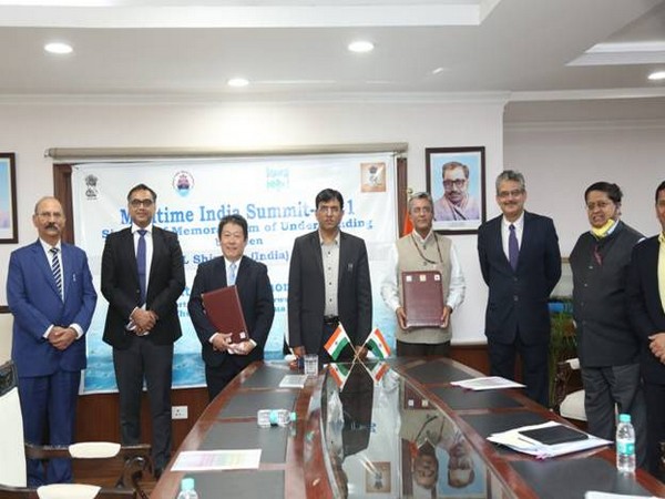 IWAI inks MoU with MOL (Asia Oceania) Pte. Ltd in the presence of Union Minister Mansukh L. Mandaviya on Thursday. (Photo: PIB)