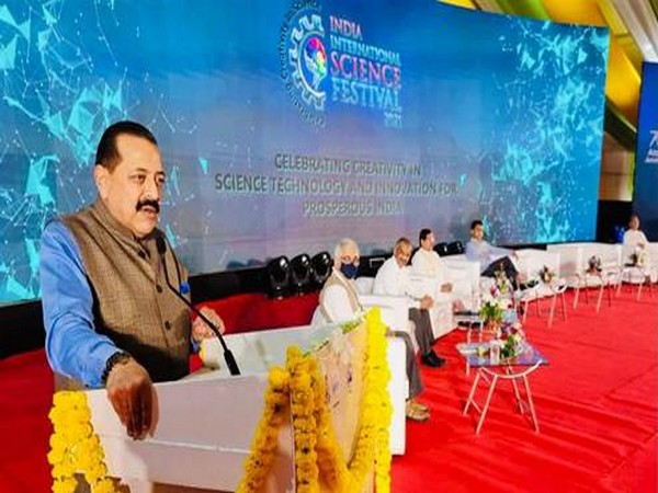 Union Minister Jitendra Singh addressing the the seventh edition of India International Science Festival, in Panaji on Saturday. (Photo Courtesy: PIB)