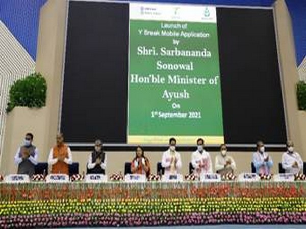 Union Ministers at the launch of mobile application Y-break, in New Delhi on Wednesday.