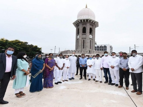 A number of leaders and officials were present on the occasion of inaugurating the newly renovated Mozamjahi Market. (Photo: ANI)