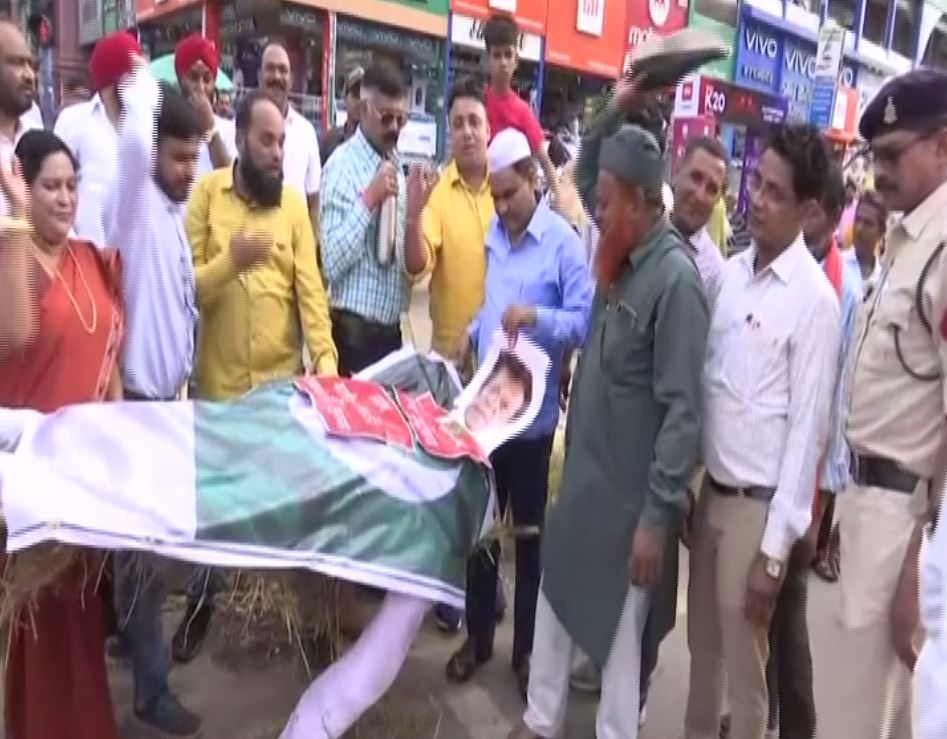 A mock funeral procession of Pakistan Prime Minister Imran Khan in Raipur. Photo/ANI