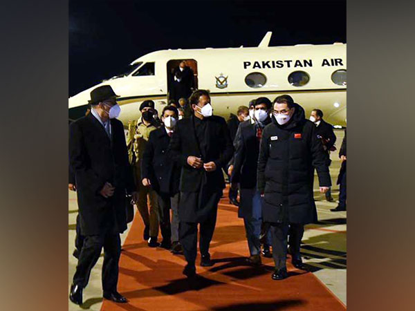 Pakistan Prime Minister arrives in China (Image credit: Twitter/ @PakPMO)