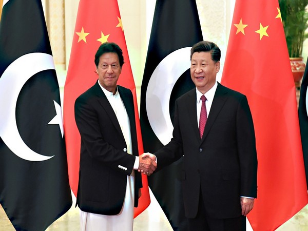 Pakistan Prime Minister Imran Khan with Chinese President Xi Jinping