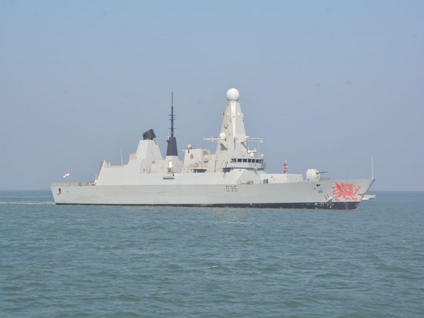 HMS Dragon enters port of Mormugao in Goa. Photo: Defence Ministry of India