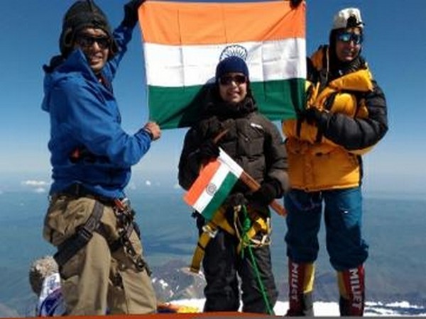 Kamya Karthikeyan conquered  6962 meters high Mount Aconcague [Photo/AIR]
