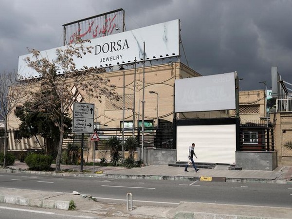 Deserted lanes in Tehran during intercity ban, amid coronavirus fears