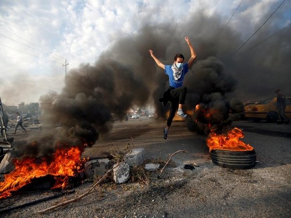 Photo from the ongoing protests in Basra, Iraq (Photo/Reuters)