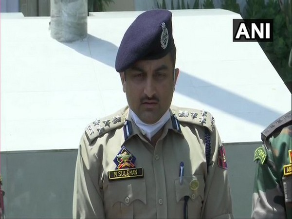DIG Baramulla M Suleman speaking at a press conference in Sopore.