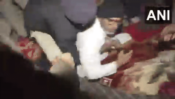 Police detains Jan Suraaj chief Prashant Kishor at Gandhi Maidan (Photo/ANI)